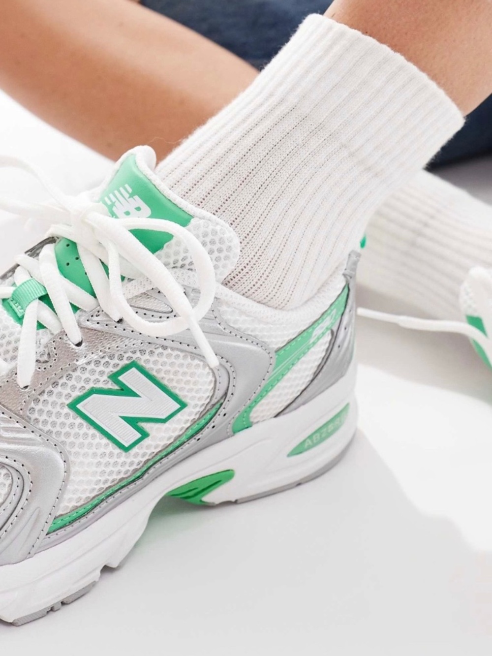 Never Worn!* New Balance 530 Sneakers in White, Silver, and Green Detail-Size 10 - Picture 2 of 5